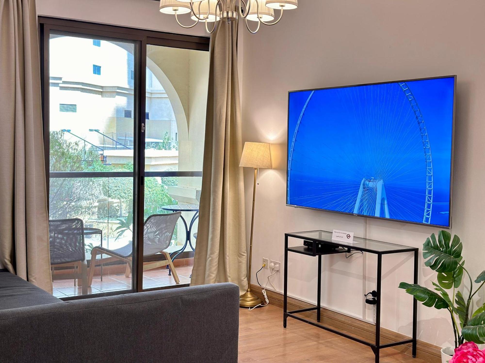 Beautiful 2Br & 4Br Apartments On Jbr Beach, Walking Distance To Bluewaters Island - By Sunkissed Holiday Homes Дубай Экстерьер фото