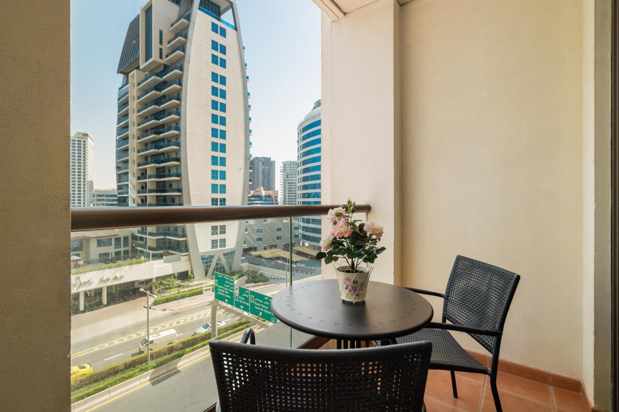 Beautiful 2Br & 4Br Apartments On Jbr Beach, Walking Distance To Bluewaters Island - By Sunkissed Holiday Homes Дубай Экстерьер фото