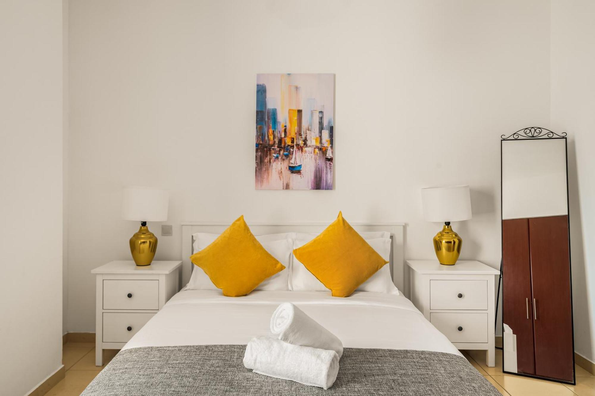 Beautiful 2Br & 4Br Apartments On Jbr Beach, Walking Distance To Bluewaters Island - By Sunkissed Holiday Homes Дубай Экстерьер фото